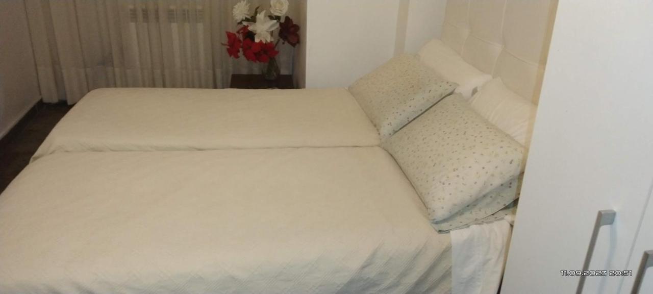 Habitaciones Individuales En Apartamento Madrid Extérieur photo