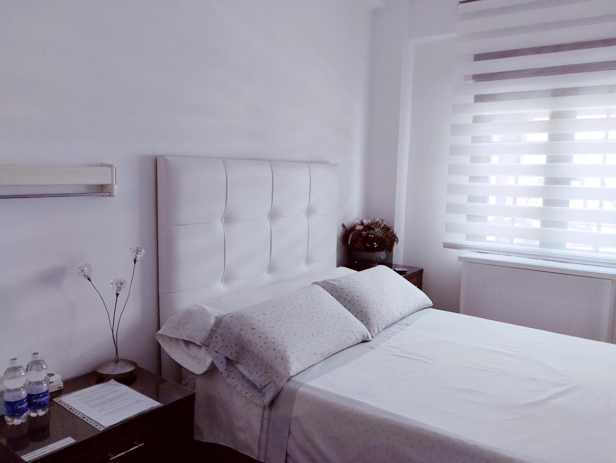 Habitaciones Individuales En Apartamento Madrid Extérieur photo