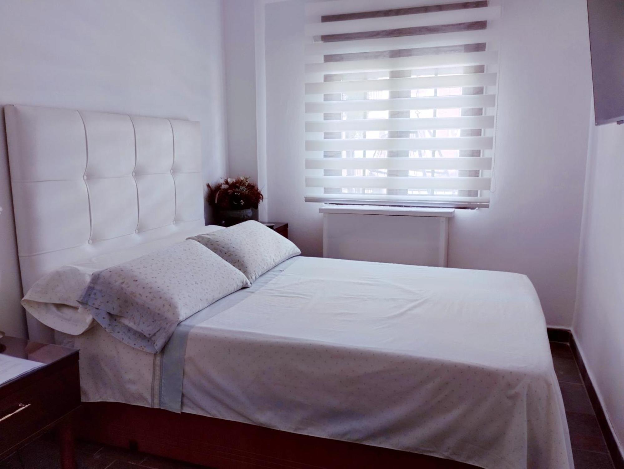 Habitaciones Individuales En Apartamento Madrid Extérieur photo