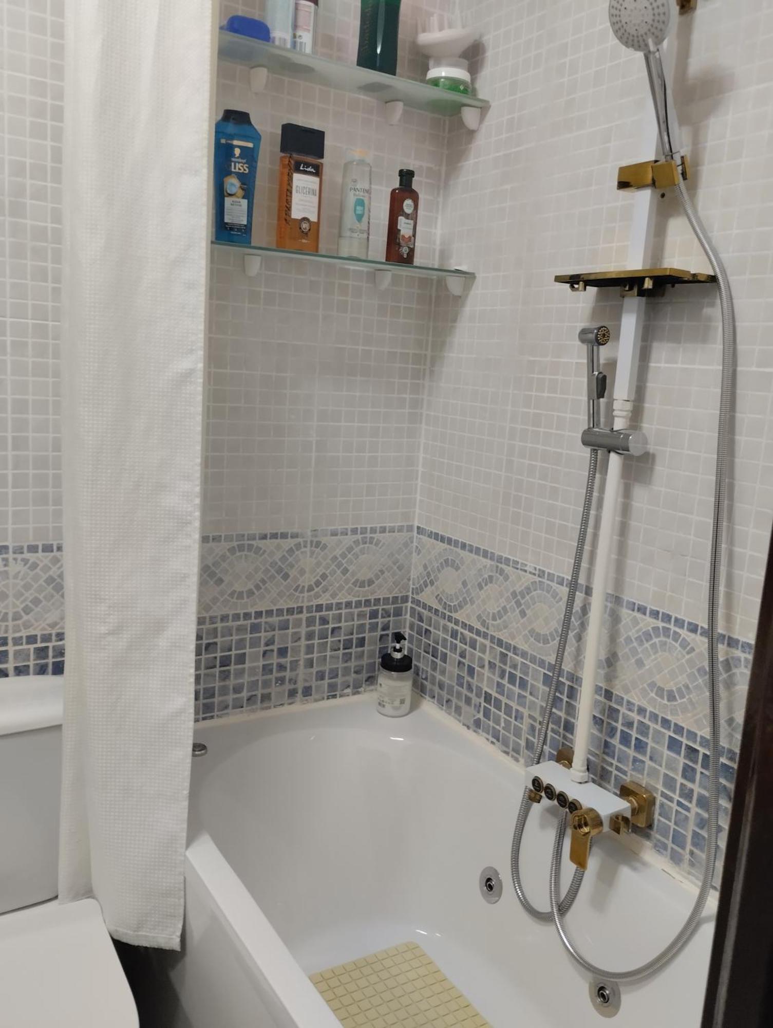 Habitaciones Individuales En Apartamento Madrid Extérieur photo