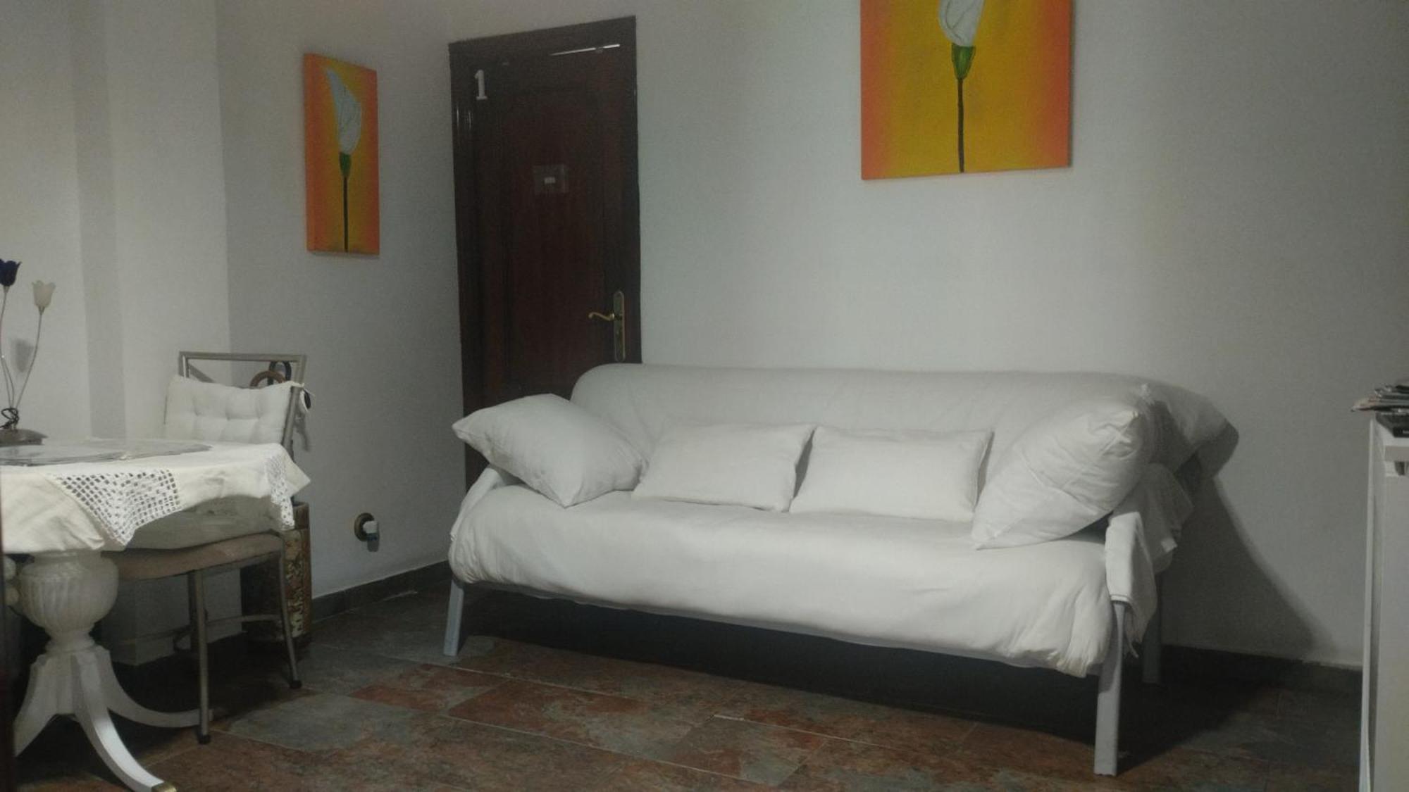 Habitaciones Individuales En Apartamento Madrid Extérieur photo